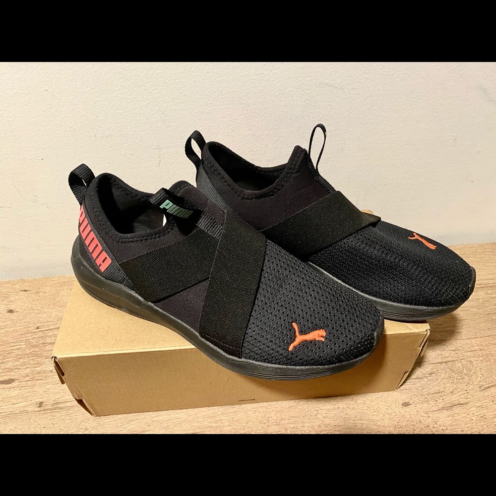 Women’s Puma gym shoes